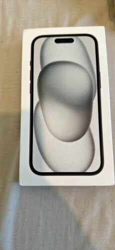 Apple iPhone 15 128GB photo review