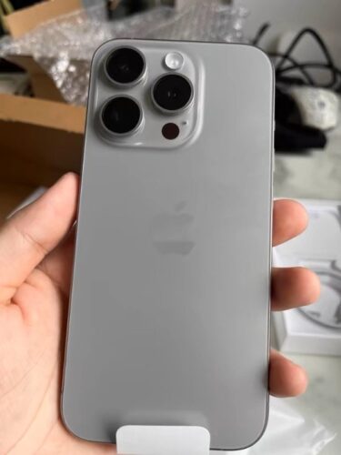 Apple iPhone 15 Pro Max photo review